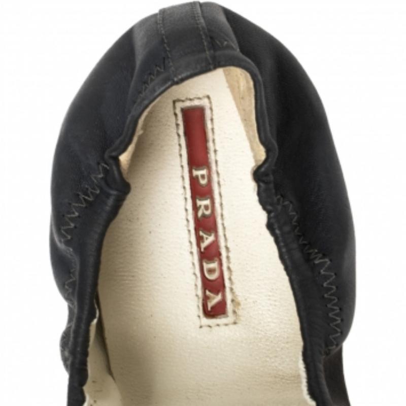 Women's Prada Navy Blue Leather Scrunch Ballet Flats Size 38.5 For Sale