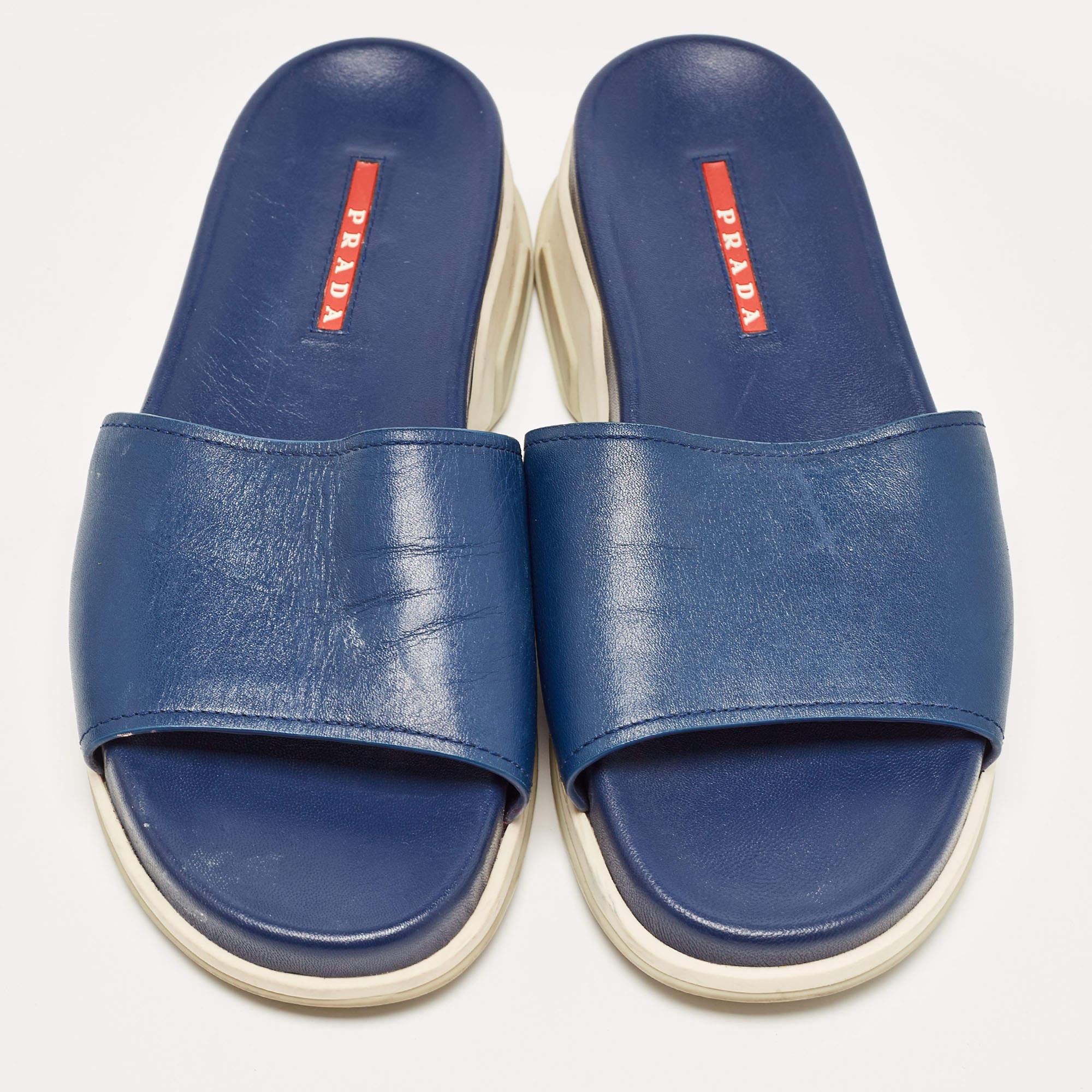 Prada Sandalias de piel azul marino talla 37 Gris en venta