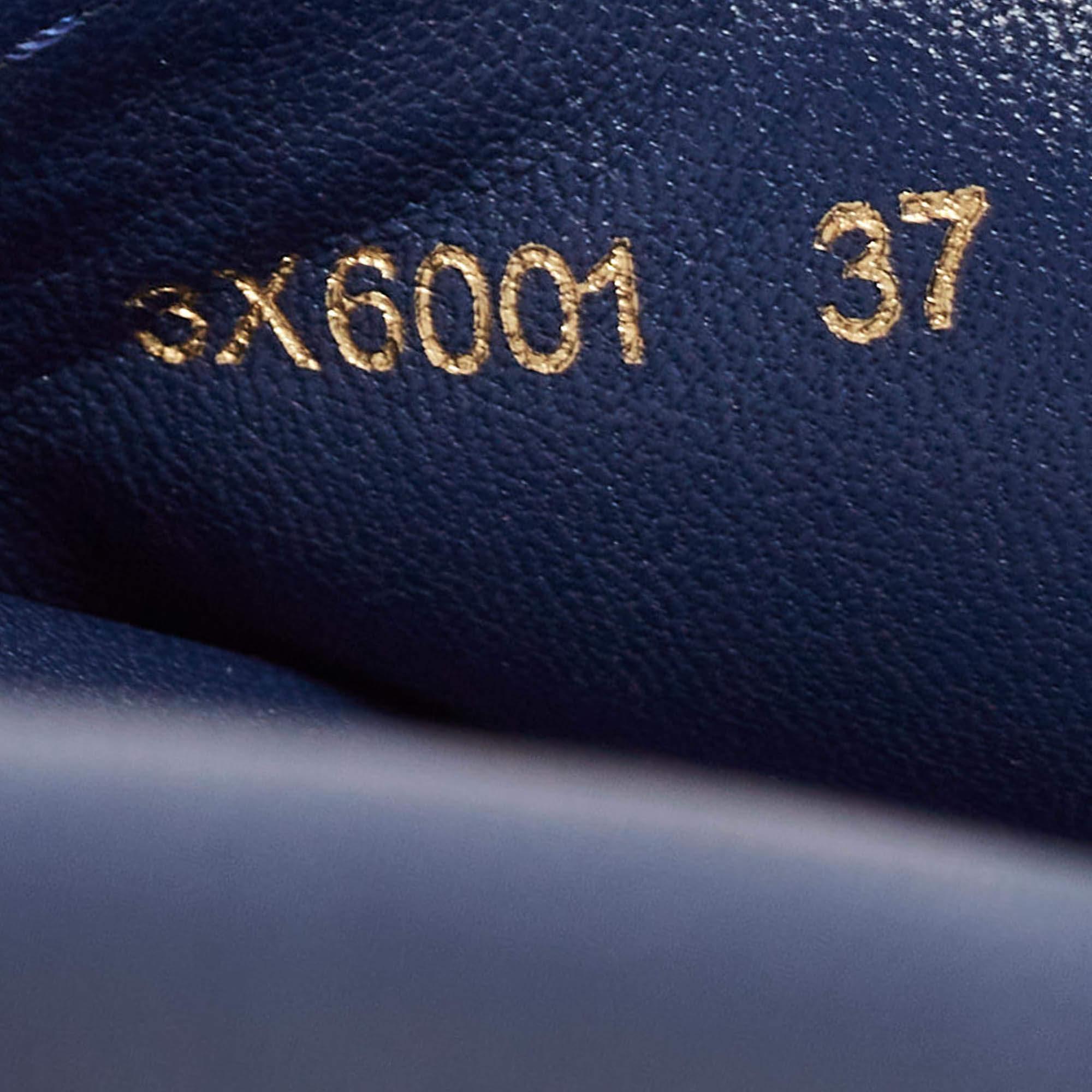 Prada Sandalias de piel azul marino talla 37 en venta 2