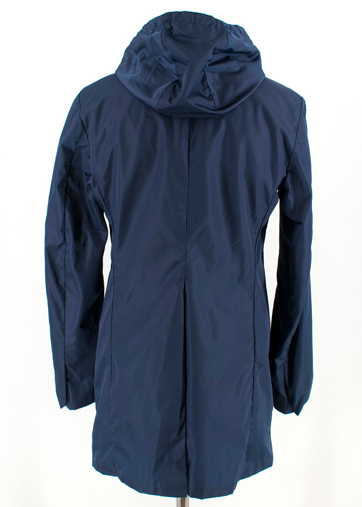 Prada Navy Blue Nylon Water-Proof Jacket M  In Excellent Condition For Sale In London, GB