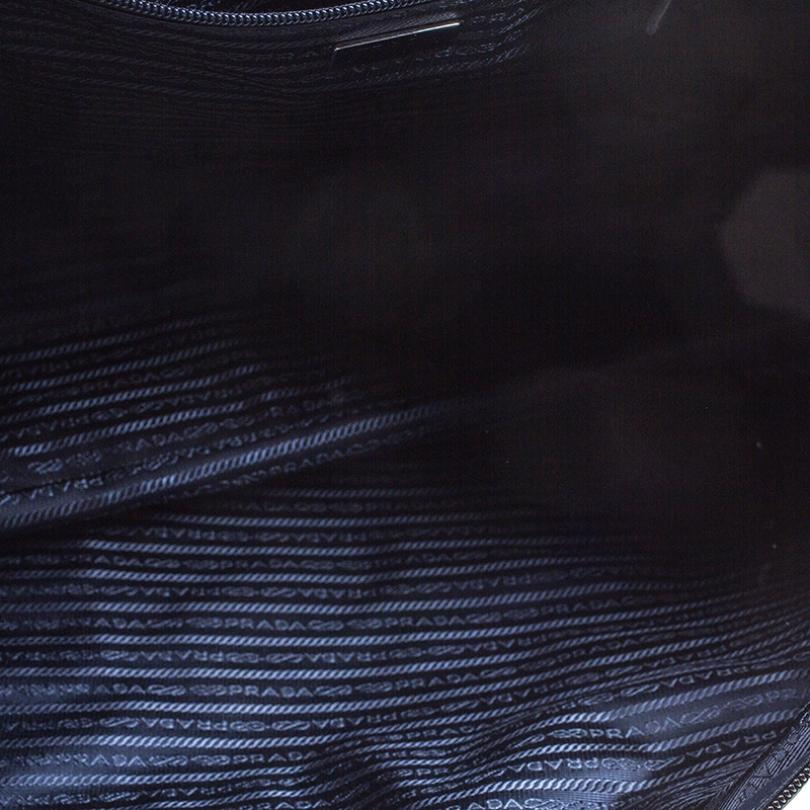 Prada Navy Blue Nylon Weekender Bag In New Condition In Dubai, Al Qouz 2