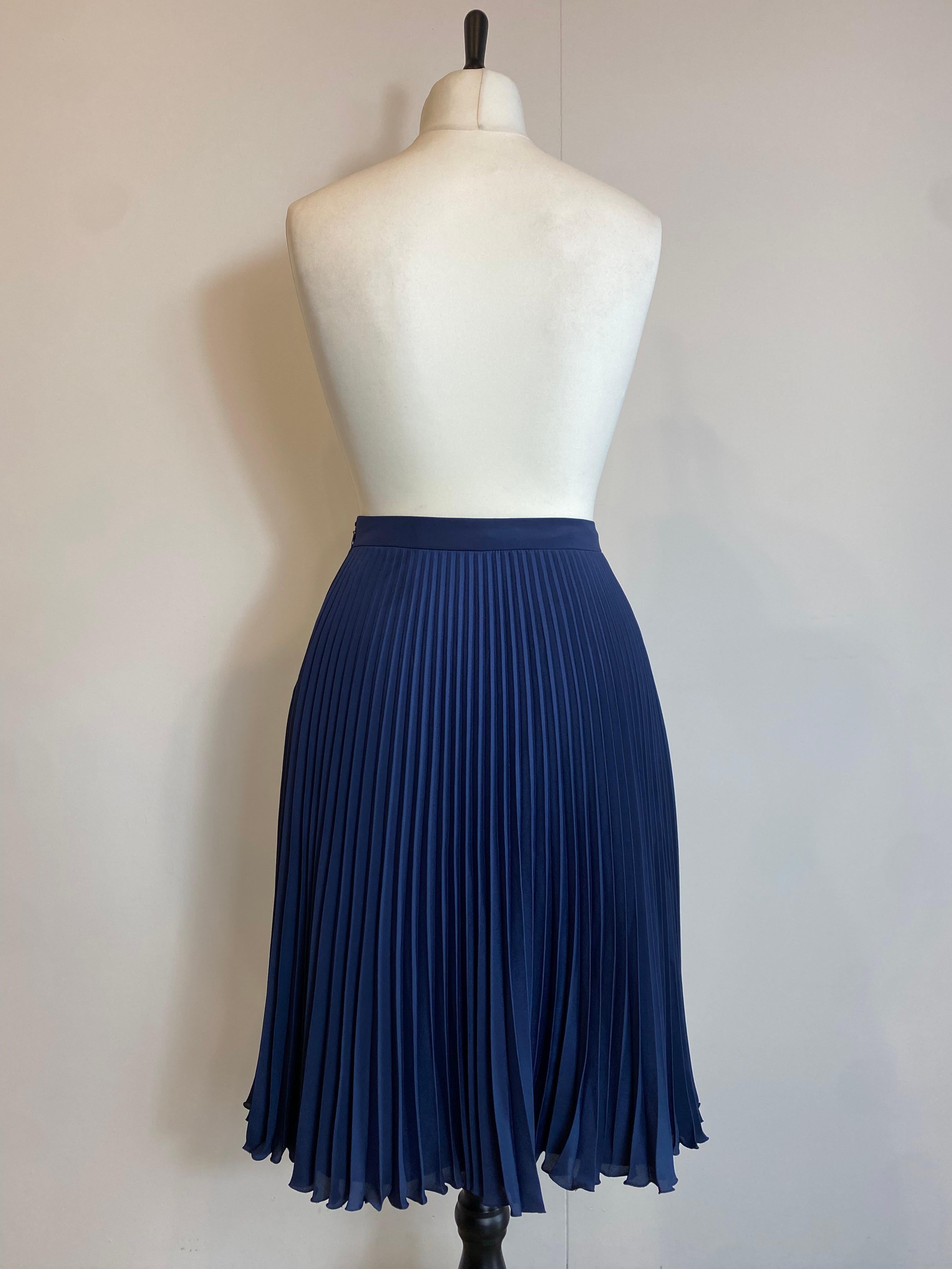 Prada navy blue pleated skirt For Sale 1