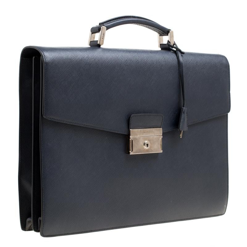 Prada Navy Blue Saffiano Leather Briefcase In Good Condition In Dubai, Al Qouz 2