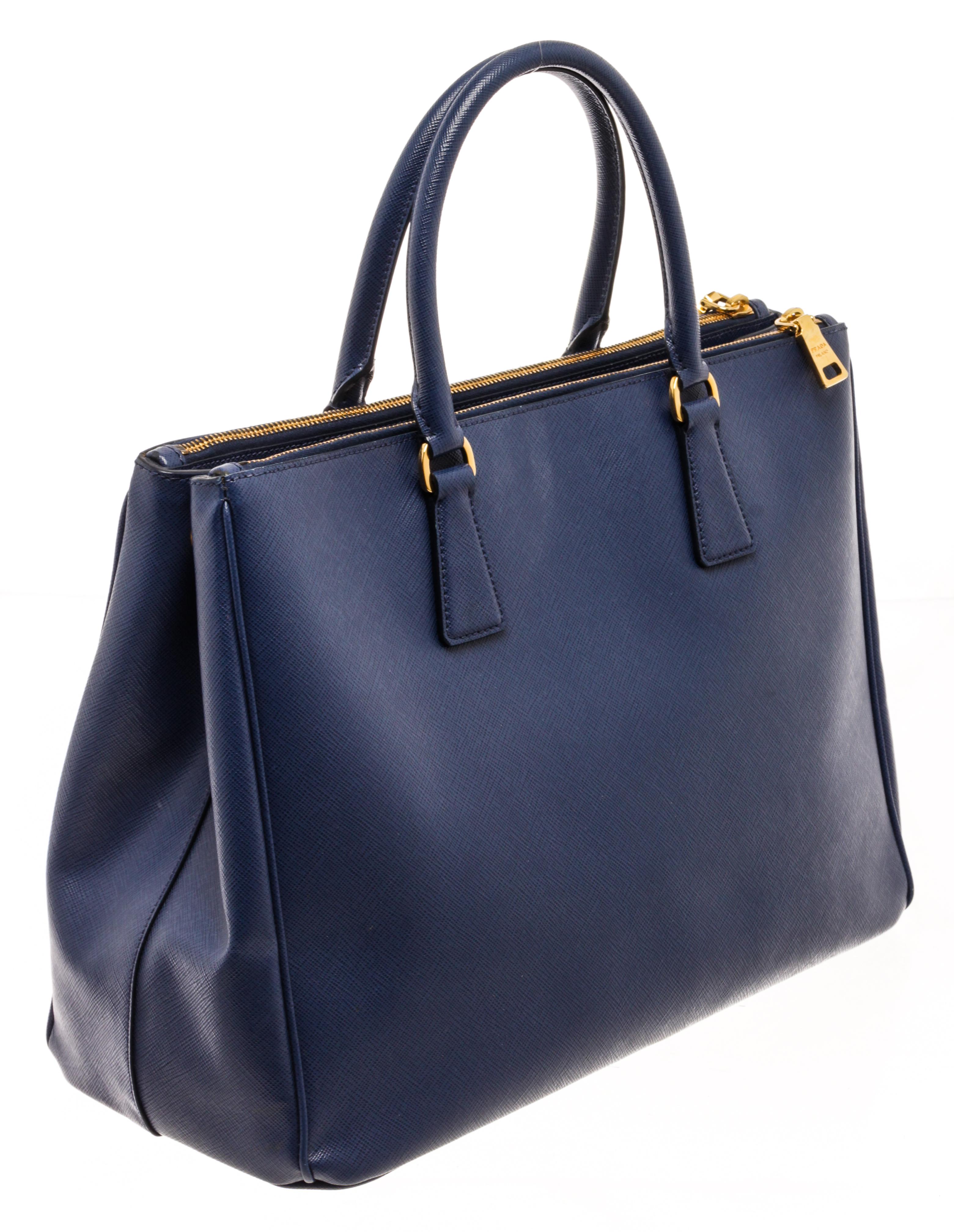 Prada Navy Blue Saffiano Leather Large Galleria Double Zip Tote Bag In Good Condition In Irvine, CA