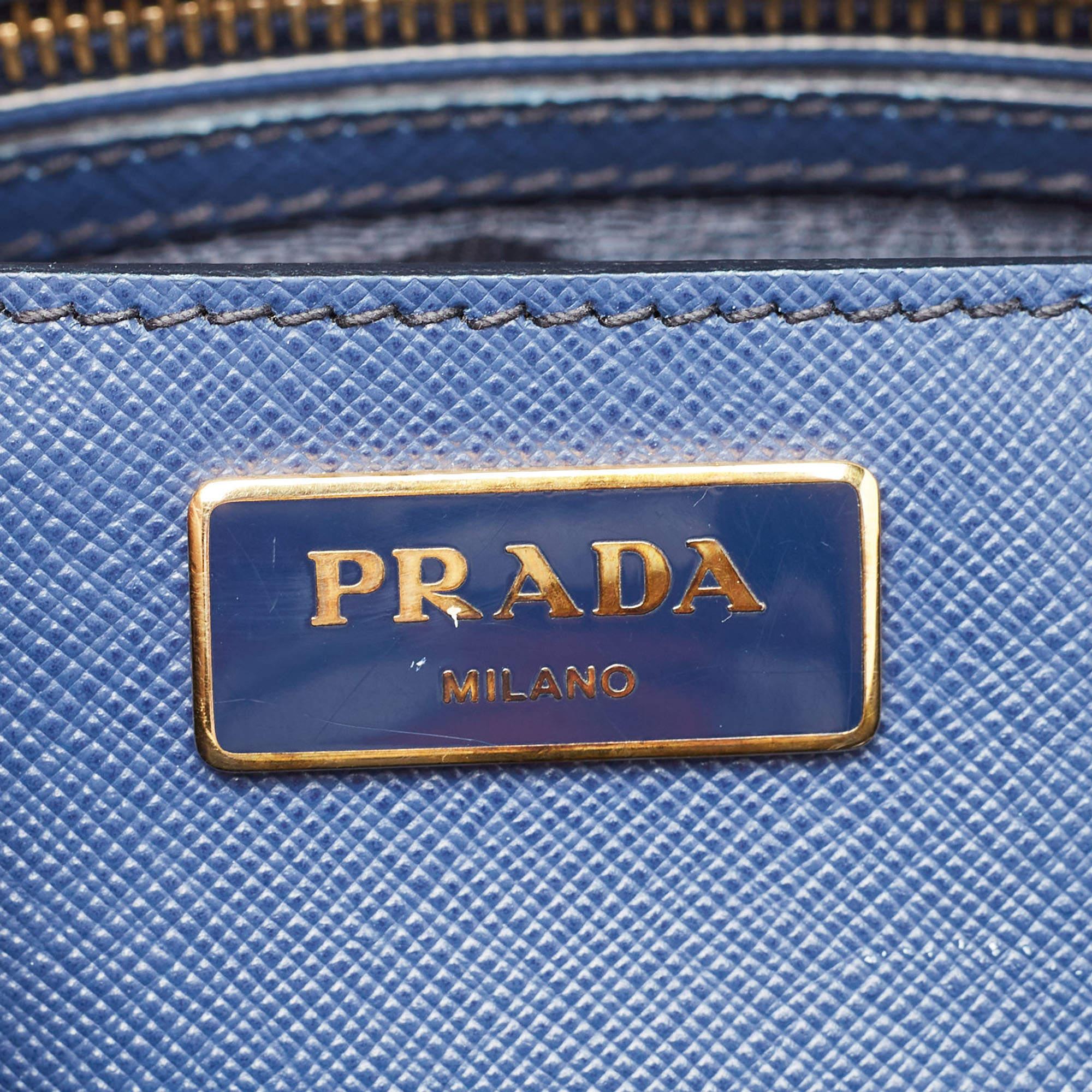 Prada - Fourre-tout moyen Galleria à double fermeture éclair en cuir Saffiano bleu marine en vente 10