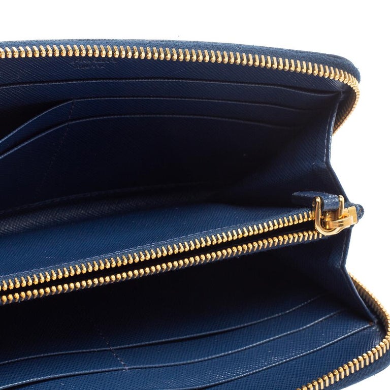 Prada Blue Saffiano Leather Wallet on Chain Pony-style calfskin ref.486624  - Joli Closet