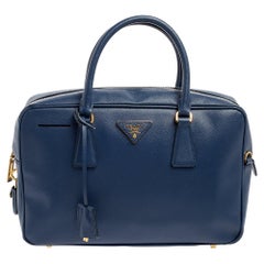 Prada - Sac Bauletto en cuir luxueux Saffiano bleu marine avec fermeture éclair