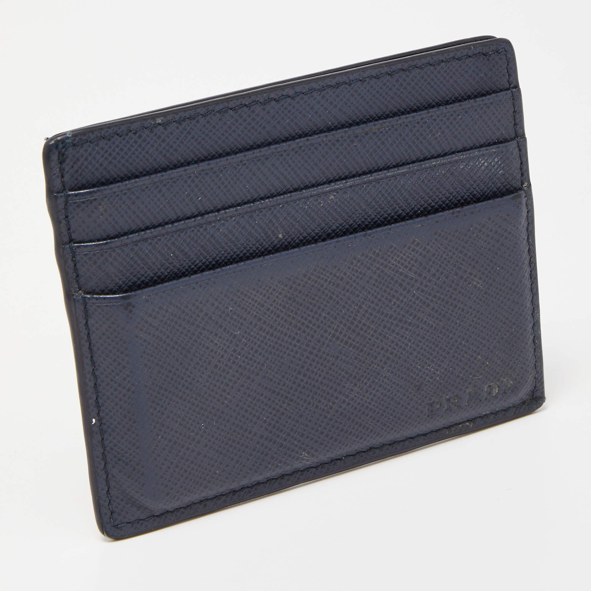 This stylish and functional cardholder is a must-have in your collection. It is equipped with multiple, well-lined slots to hold your cards.

