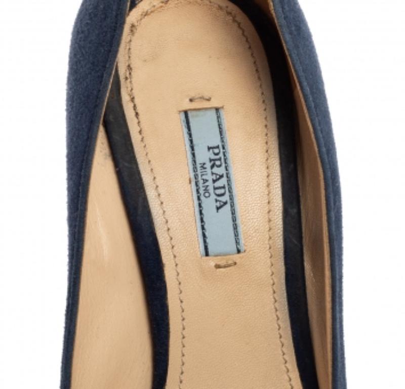 Prada Navy Blue Suede Peep-Toe Platform Pumps Size 38.5 In Fair Condition For Sale In Dubai, Al Qouz 2