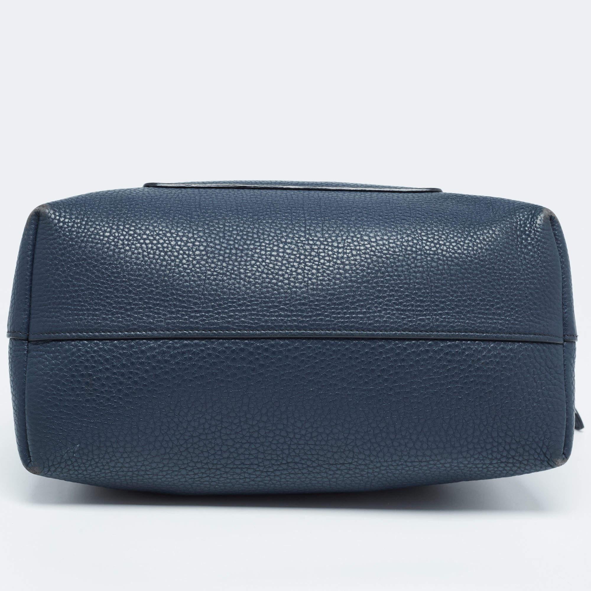 Prada Navy Blue Vitello Daino Leather Satchel In Good Condition In Dubai, Al Qouz 2