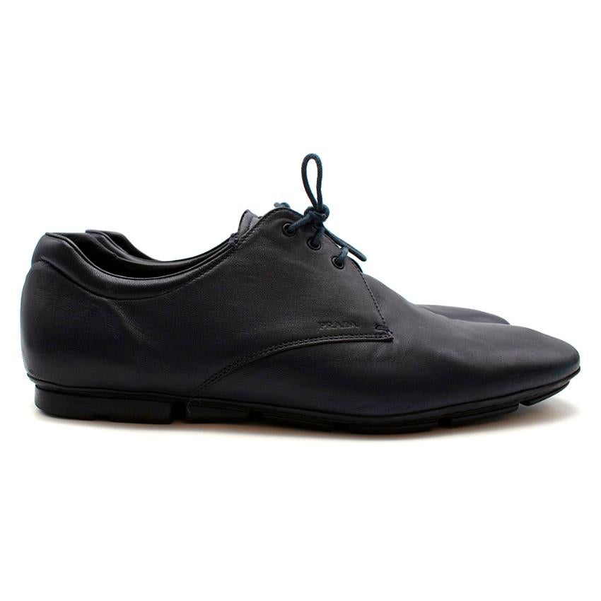 Prada Navy Leather Lace Soft Lace-up Shoes

-Luxurious soft leather 
-Minimal timeless design 
-Branding to the sides 
-Comfortable soft leather lining
-Rubber soles for adherence 

Materials:
Main- leather 
Lining- leather 
Soles- leather 

Made in