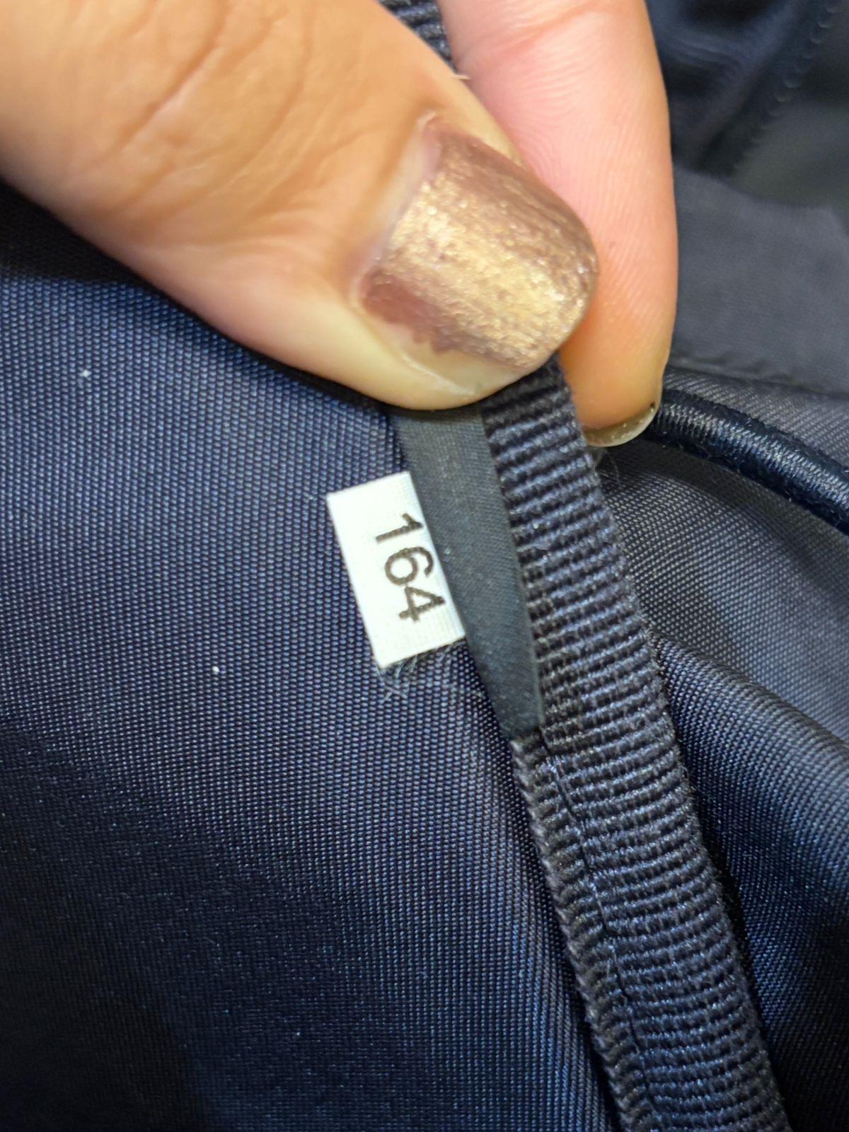 Prada Marineblauer Nylon-Rucksack mit Kordelzug im Angebot 2