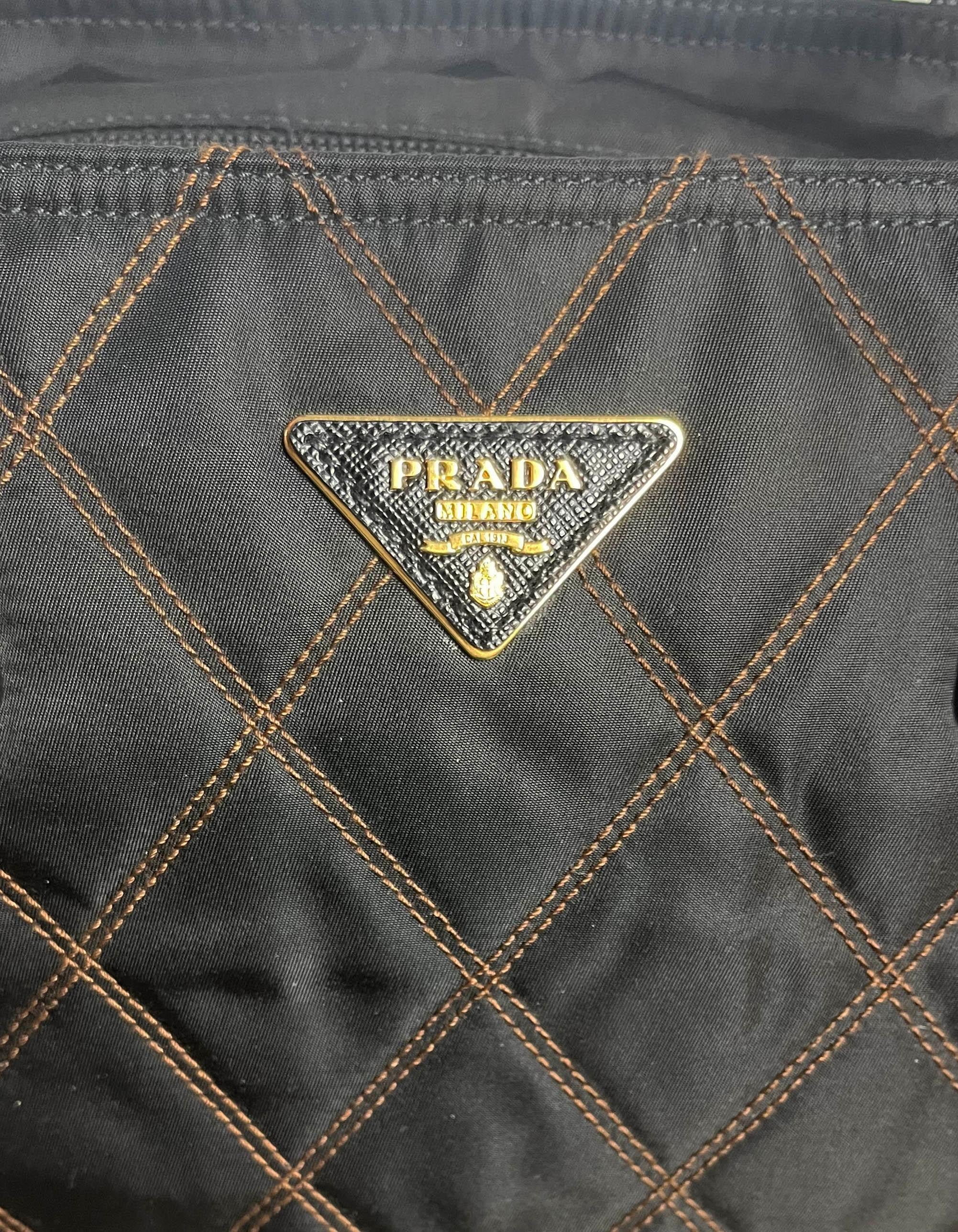 Prada Navy Nylon Quilted Tote Bag w/ Contrast Stitching rt. $1, 170 In Excellent Condition In New York, NY