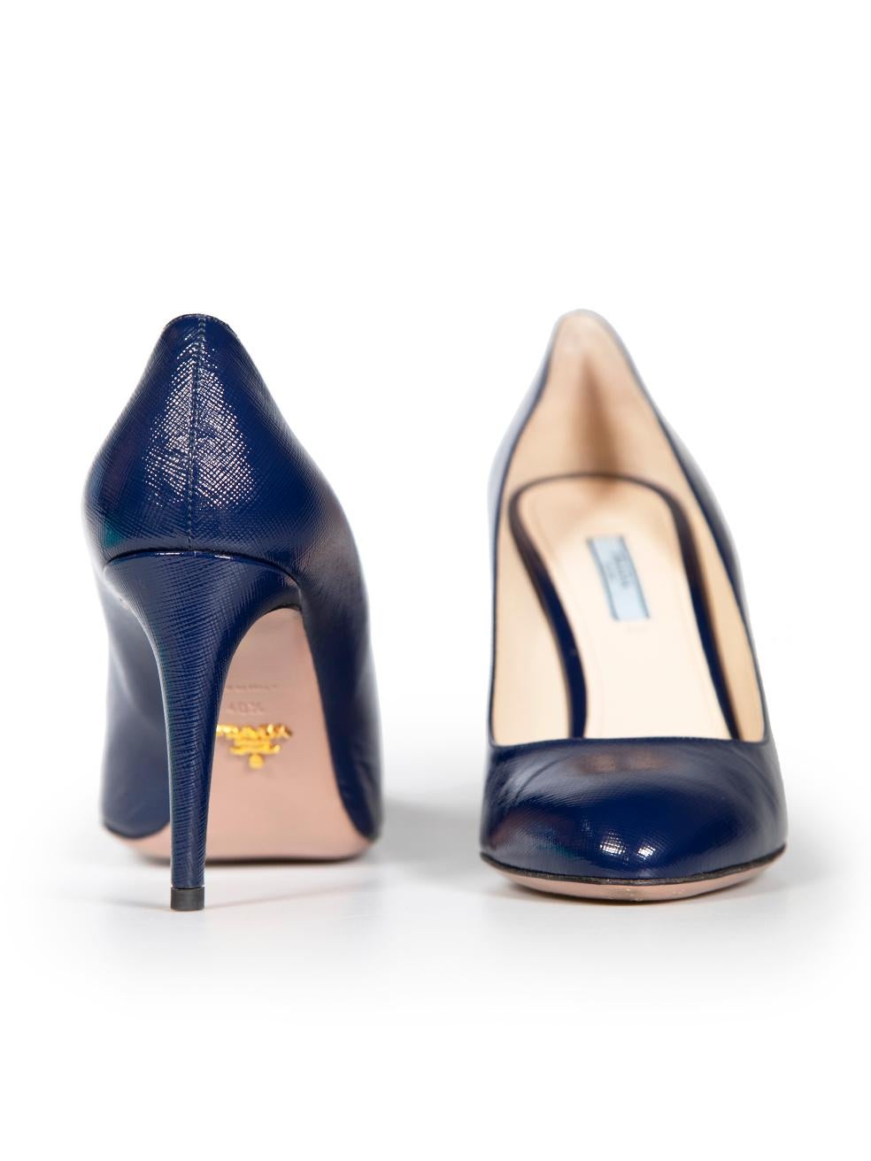Prada Navy Patent Saffiano Leather Pumps Size IT 40.5 In Good Condition For Sale In London, GB