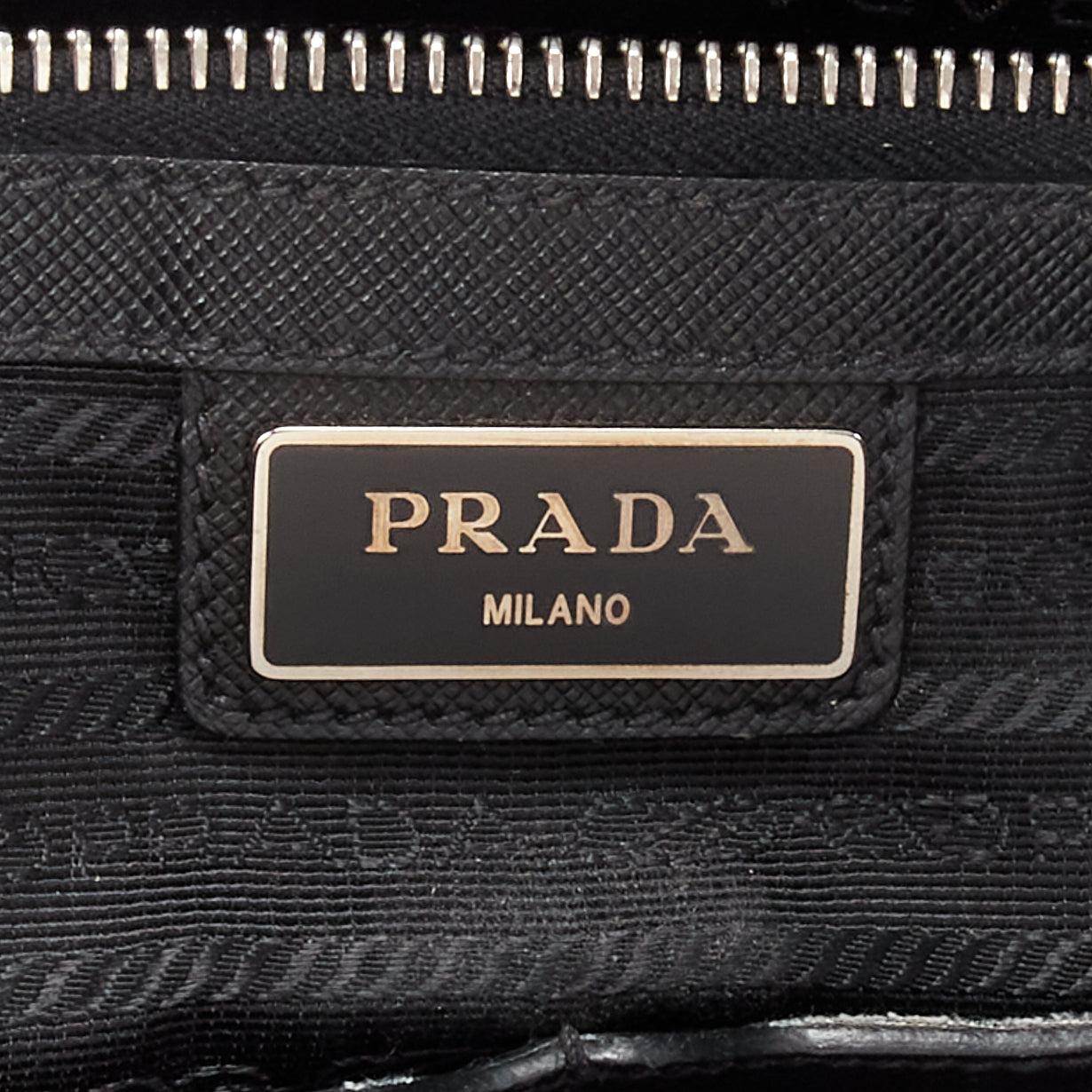 PRADA porte-documents à poignée supérieure en cuir safrané avec plaque logo triangulaire, marine 6