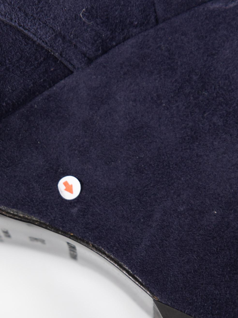 Prada Marineblaue Keilstiefel aus Wildleder mit Schnürung Größe IT 38 im Angebot 1