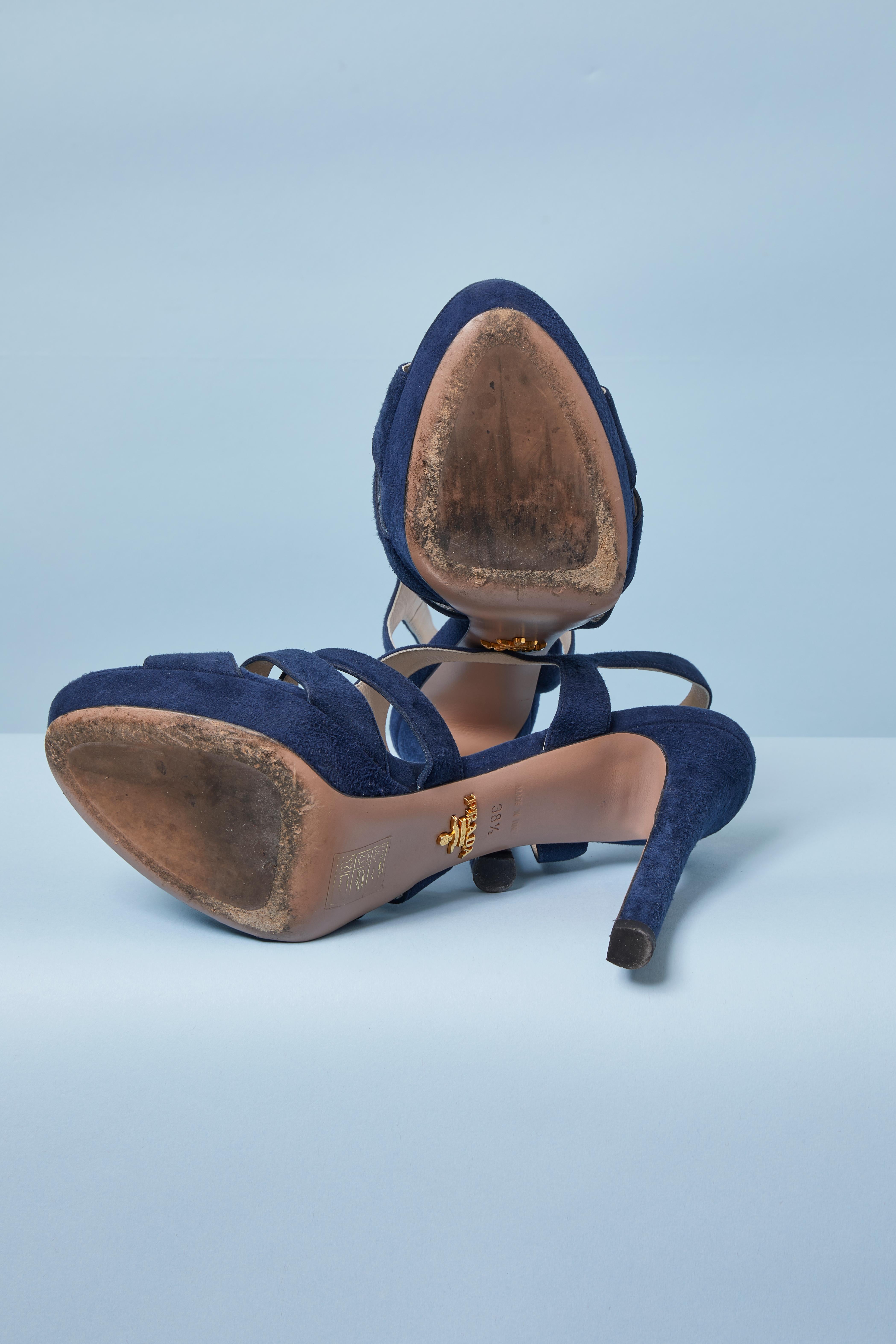 Donna Décolleté Prada in pelle scamosciata color blu in vendita