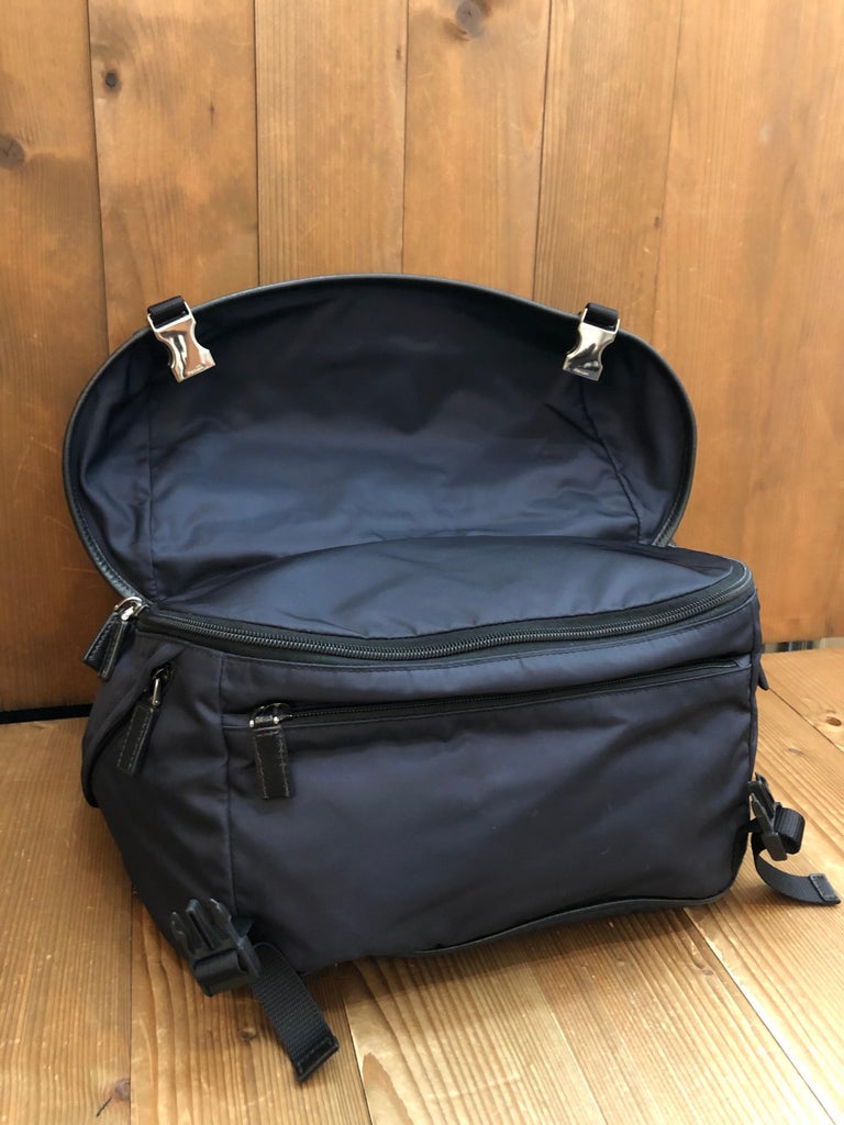 PRADA ネイビー スリングバッグ PRADA ネイビー スリングバッグ