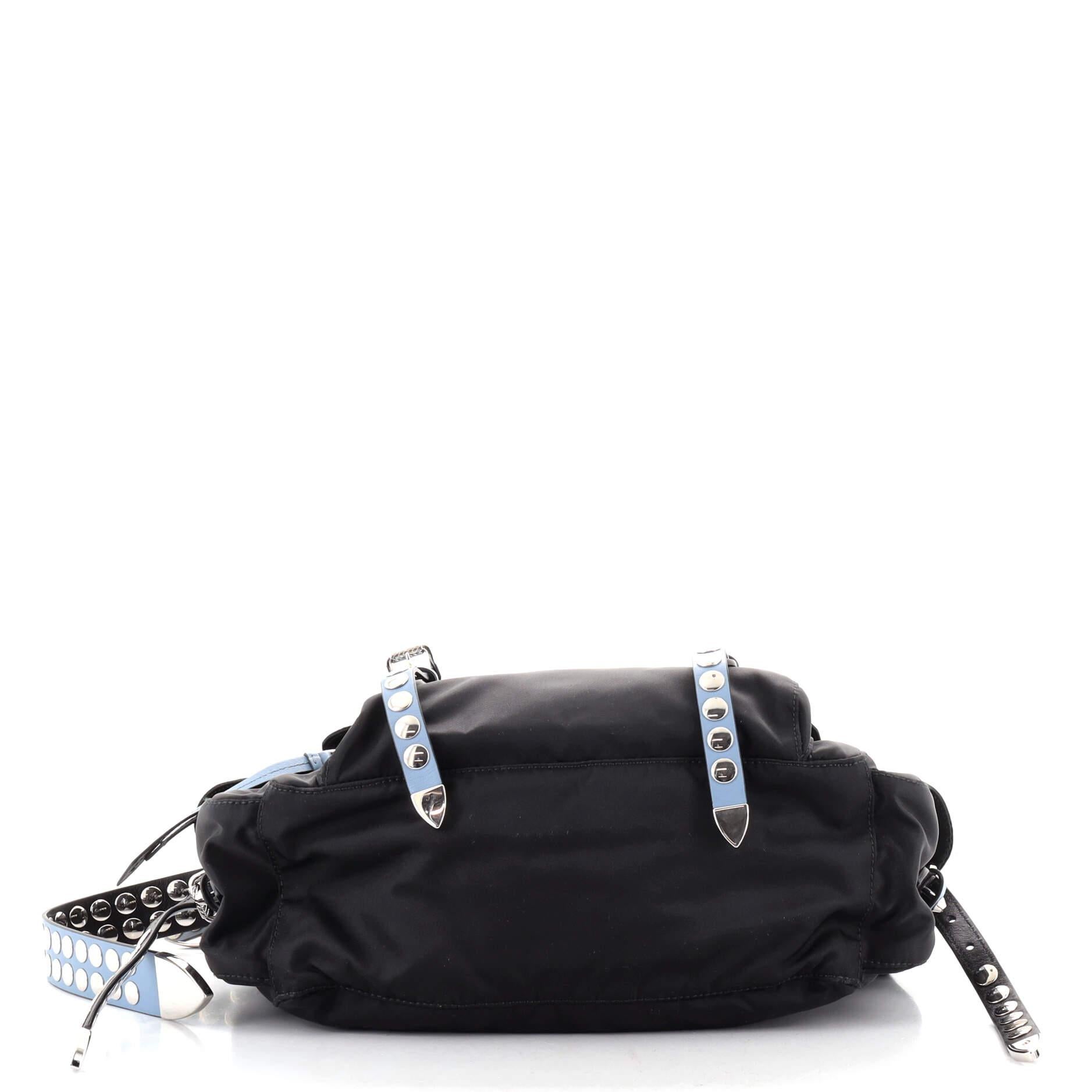 Prada New Vela Flap Messenger Bag Tessuto mit Nieten aus Leder Medium für Damen oder Herren