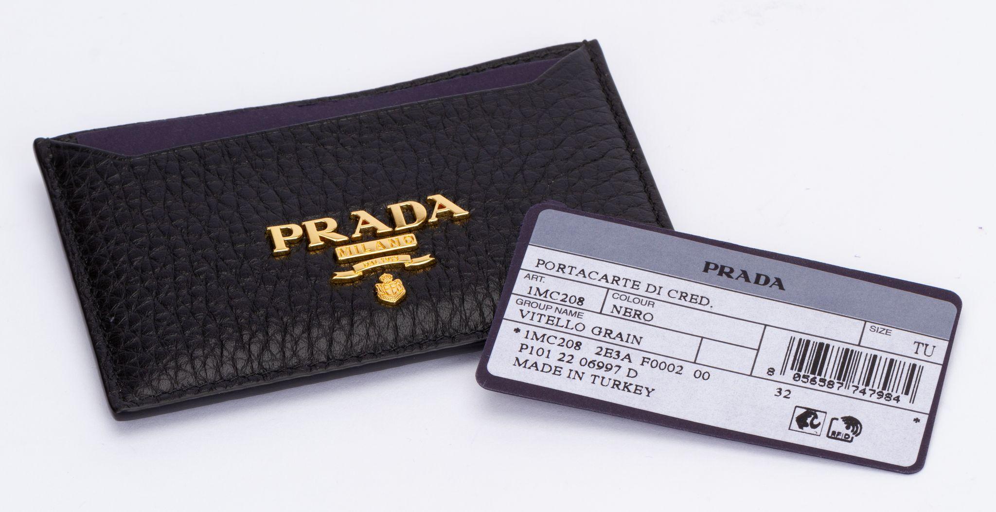 Prada NIB Credit Card Holder Black In New Condition For Sale In West Hollywood, CA