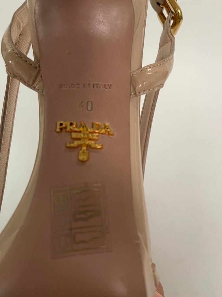 PRADA nude sandals In Excellent Condition For Sale In New York, NY