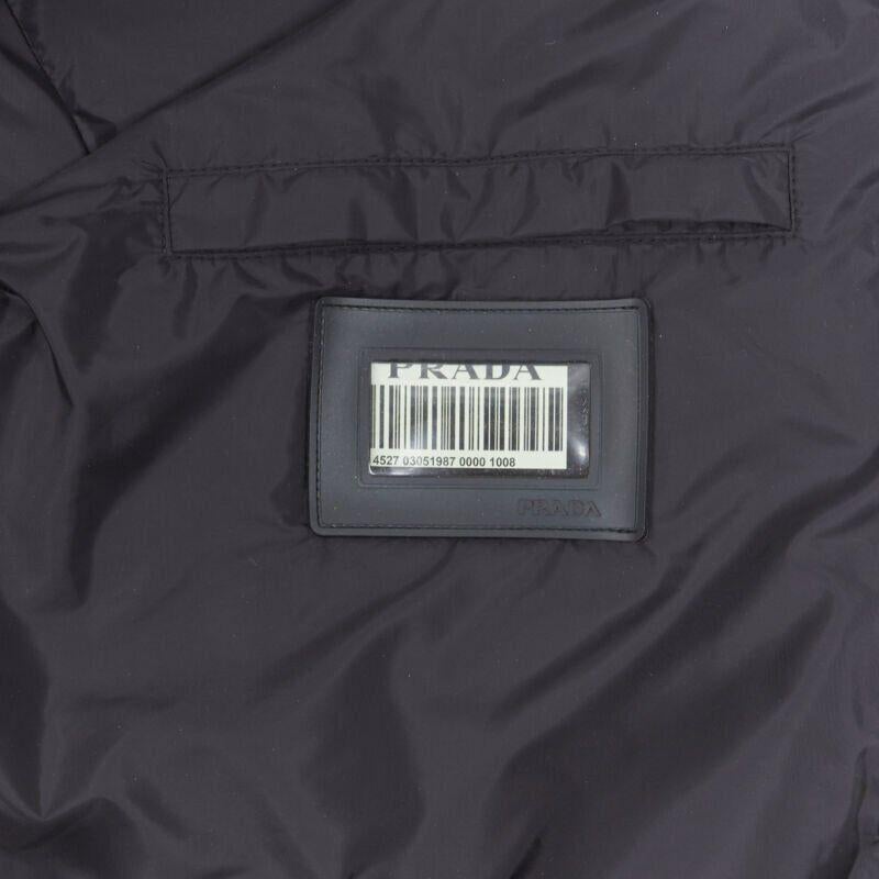PRADA Nylon 2018 grigio smalto triangolo gomma polsino zip shell giacca IT50 L in vendita 5
