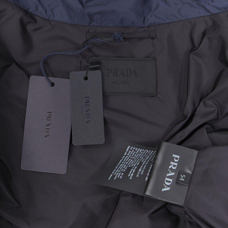 PRADA Nylon 2018 grigio smalto triangolo gomma polsino zip shell giacca IT50 L in vendita 6
