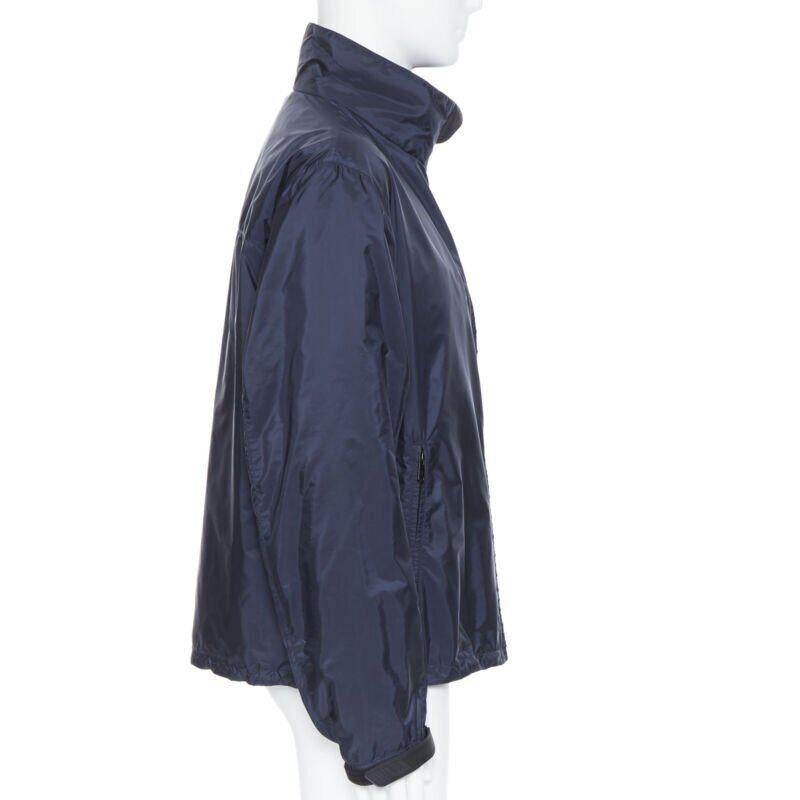 Uomo PRADA Nylon 2018 grigio smalto triangolo gomma polsino zip shell giacca IT50 L in vendita