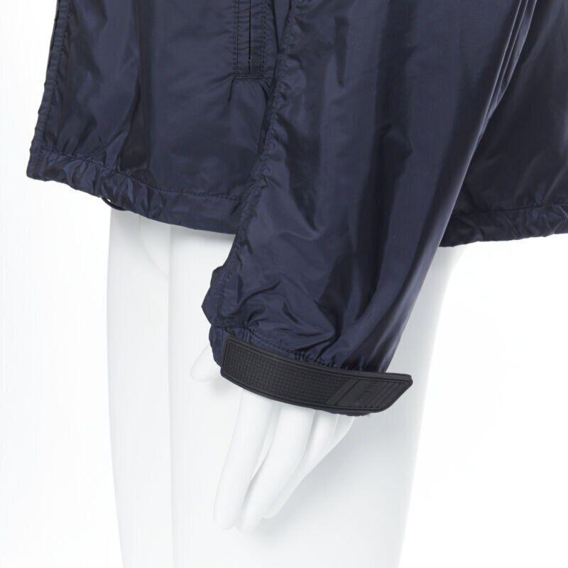 PRADA Nylon 2018 grigio smalto triangolo gomma polsino zip shell giacca IT50 L in vendita 3