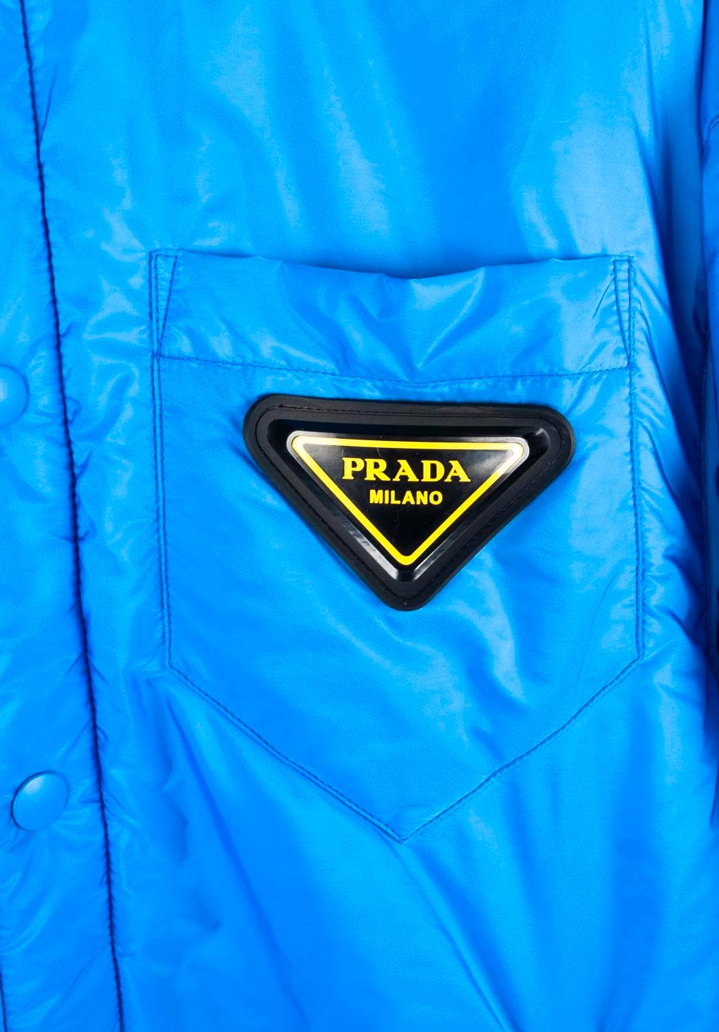 Prada Nylon blue jacket relaxed fit oversized Medium, S641  In Excellent Condition For Sale In Kaunas, LT