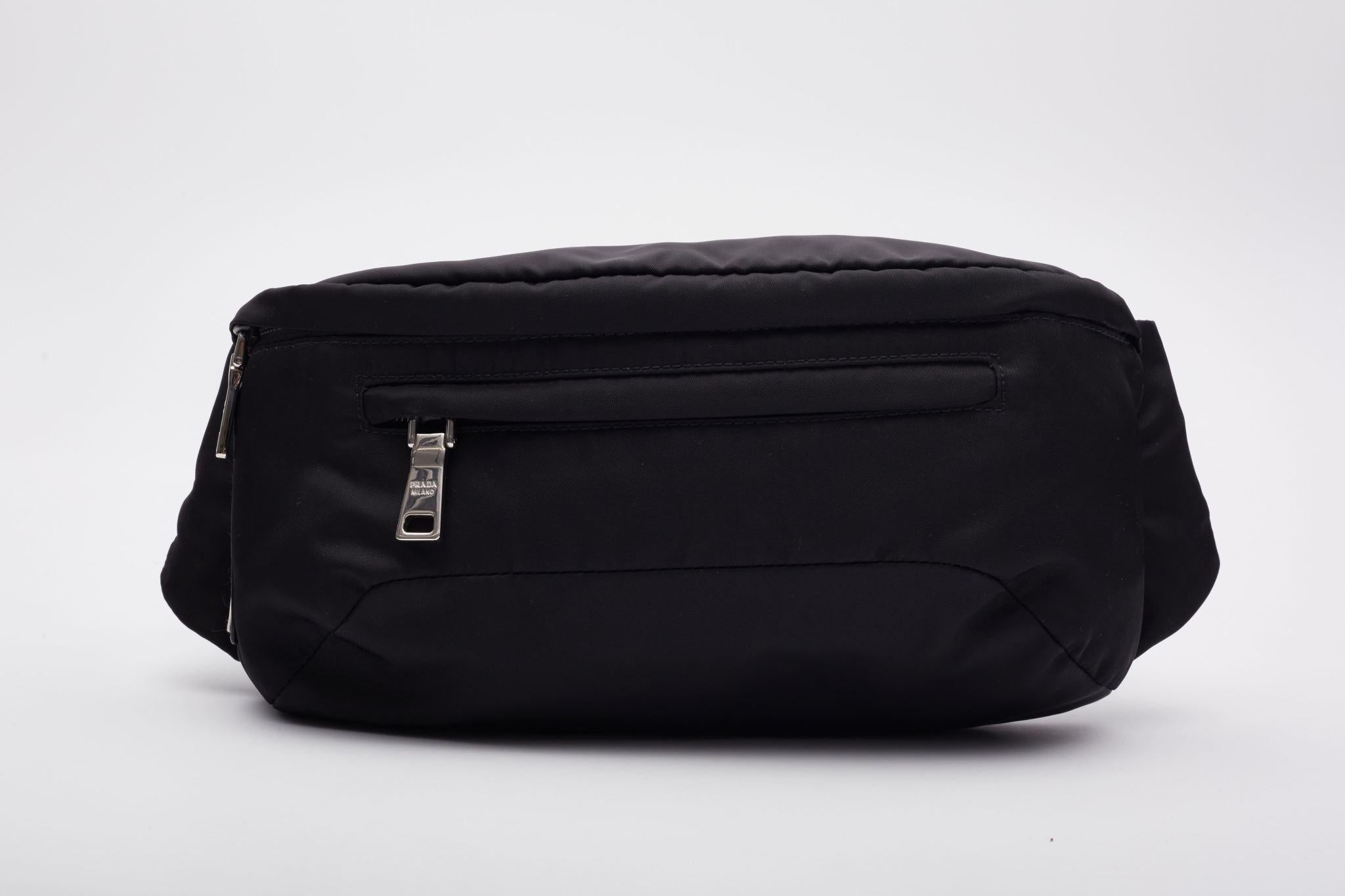 Prada Nylon Crossbody Bum Bag Black 018 In Excellent Condition For Sale In Montreal, Quebec
