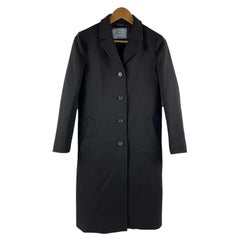 Veste longue et overcoat Prada en nylon à double poche noire 38 US 2