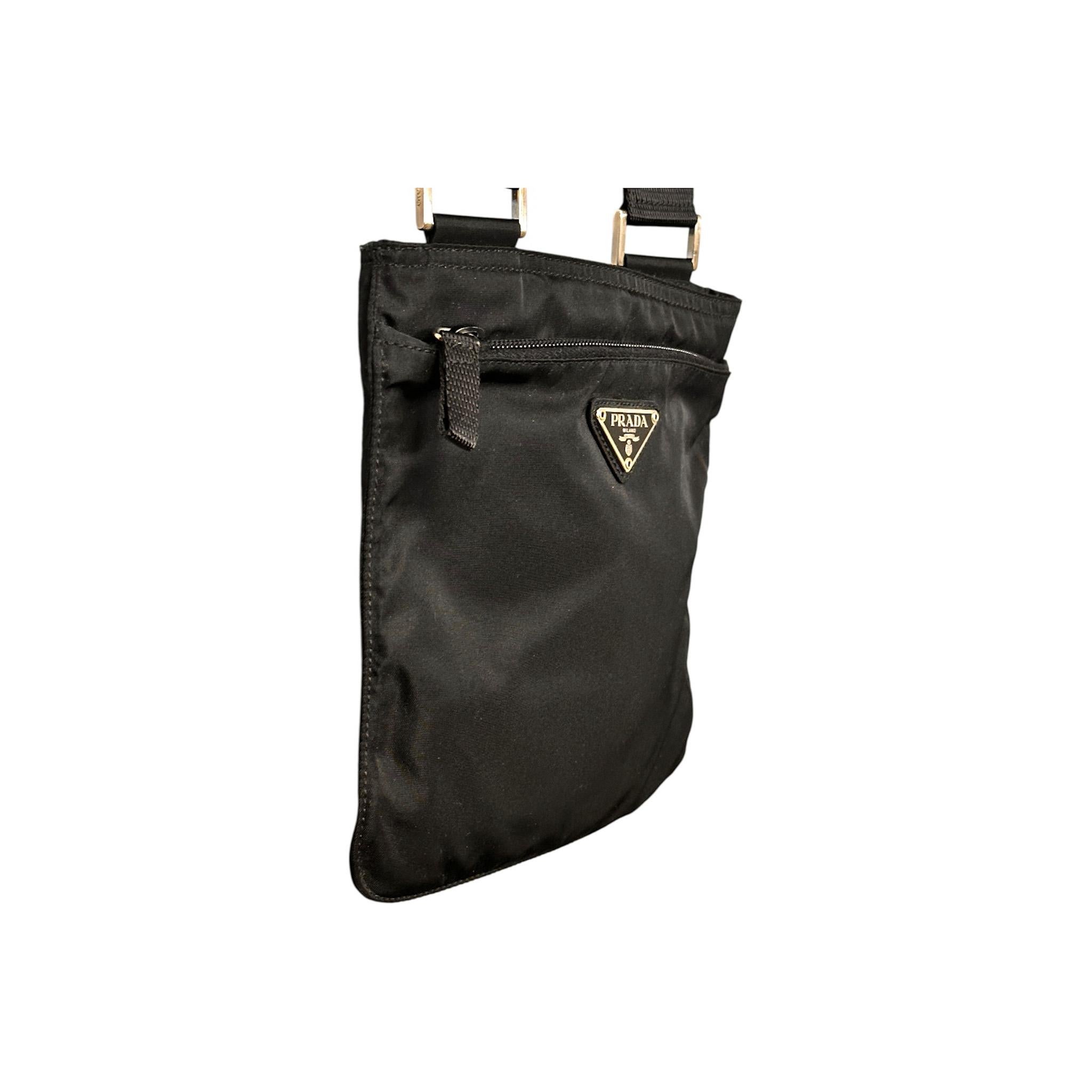 Noir Prada Nylon Vela Tracolla Messenger Bag Black B7372 en vente