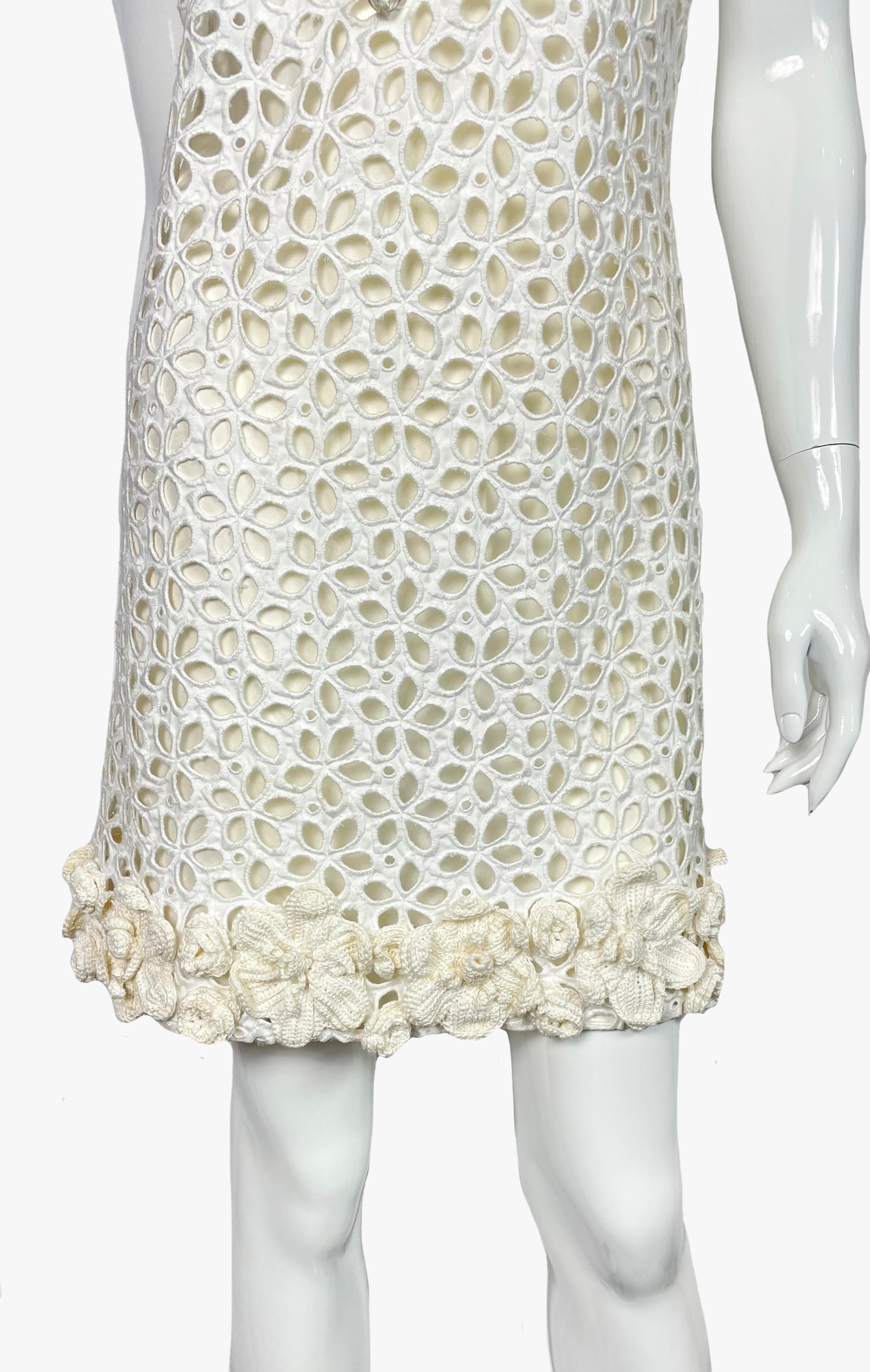 Mini robe en crochet Off-White avec collier en cristal, Prada, 2014  Bon état à New York, NY