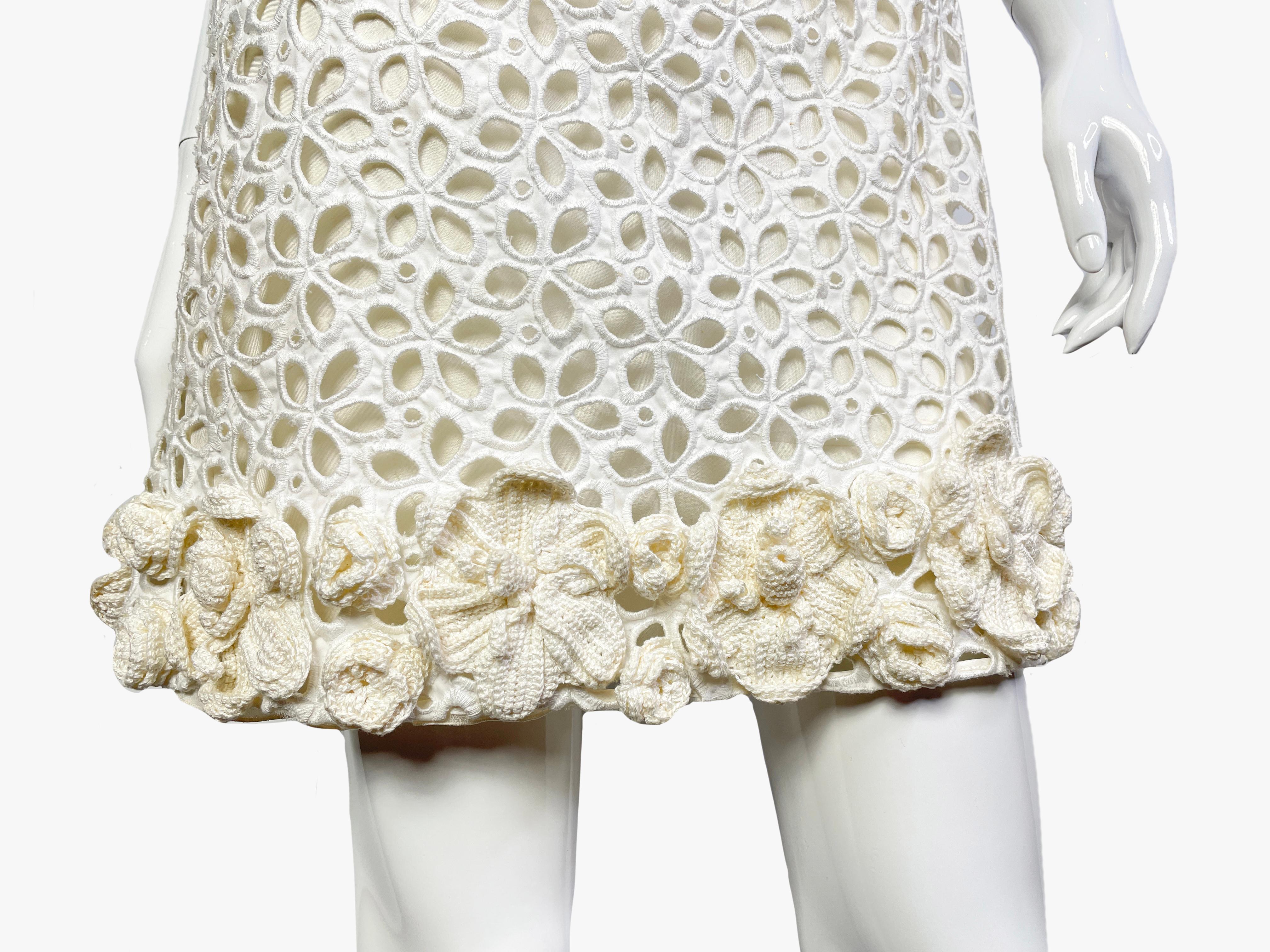  Mini robe en crochet Off-White avec collier en cristal, Prada, 2014  Pour femmes 