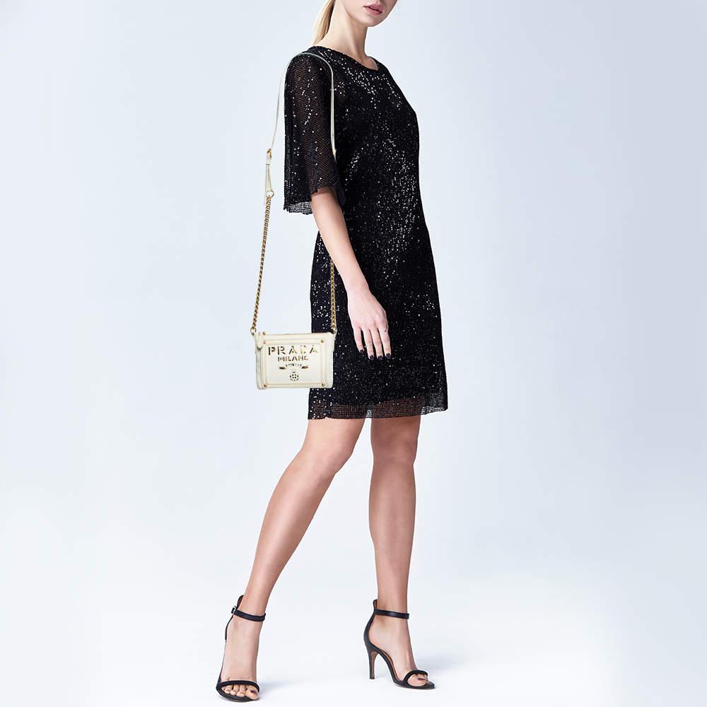 Express your personal style with this high end crossbody bag. Crafted from quality materials  it has been added with fine details and is finished perfectly. It features a well sized interior.