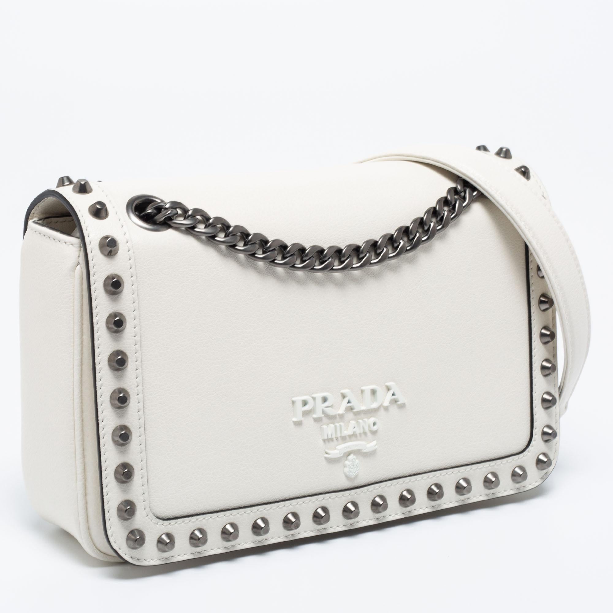Prada Off White Leather Studded Flap Shoulder Bag In New Condition In Dubai, Al Qouz 2