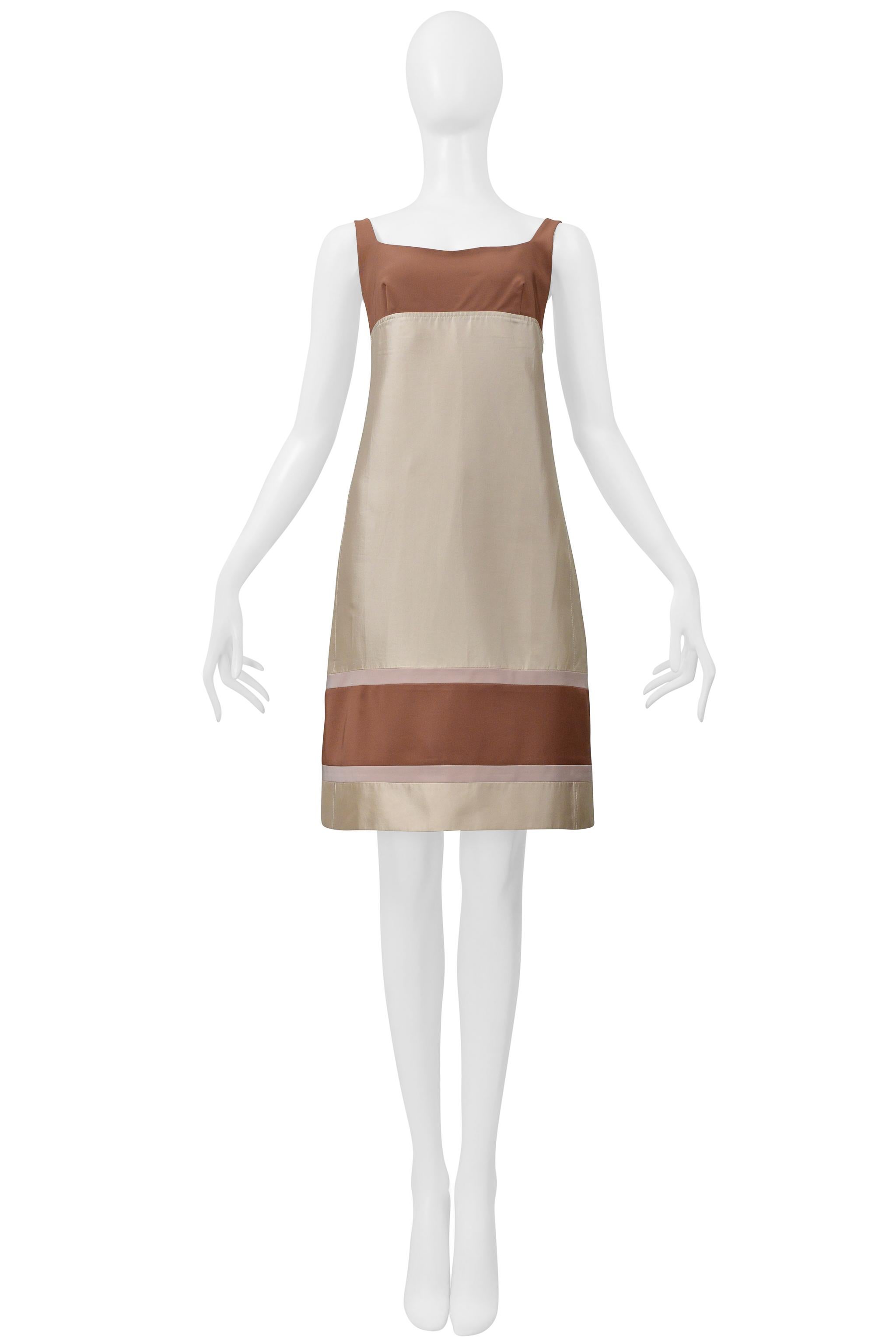Prada Off-White Minimal Day Dress 1996 In condizioni ottime in vendita a Los Angeles, CA