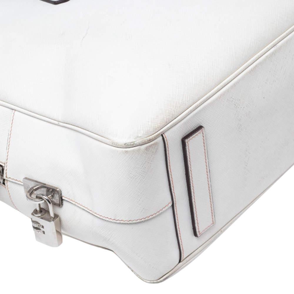 Off-white Saffiano-Bauletto-Tasche aus Leder von Prada im Angebot 6