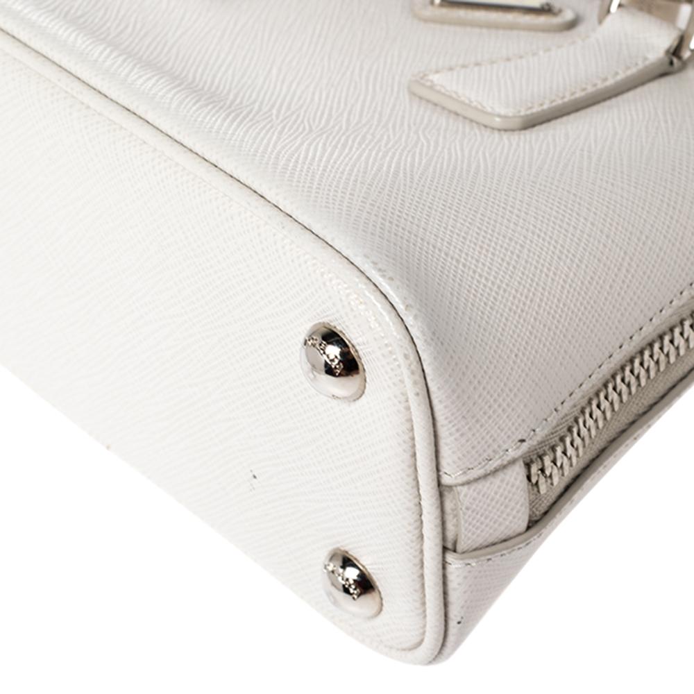 Prada Off White Saffiano Leather Mini Promenade Crossbody Bag In Good Condition In Dubai, Al Qouz 2