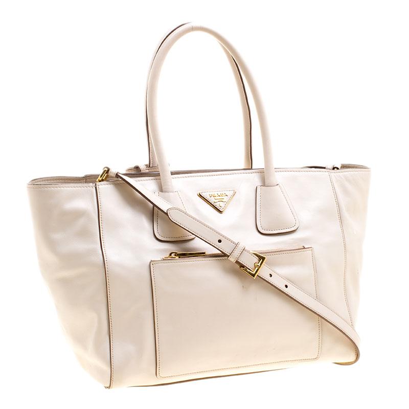 Prada Off White Vitello Leather Phenix Front Pocket Tote In Good Condition In Dubai, Al Qouz 2