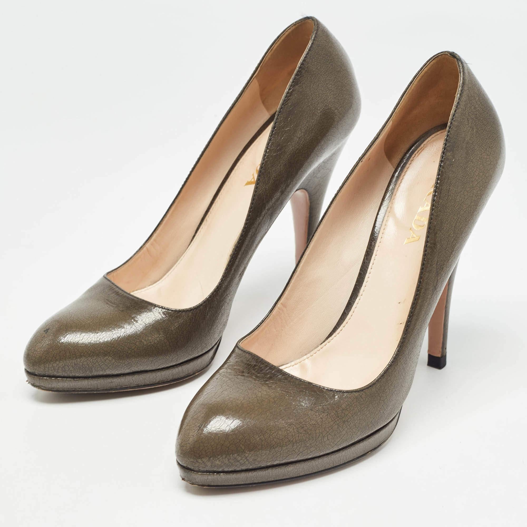 Make a chic style statement with these designer pumps. They showcase sturdy heels and durable soles perfect for your fashionable outings
