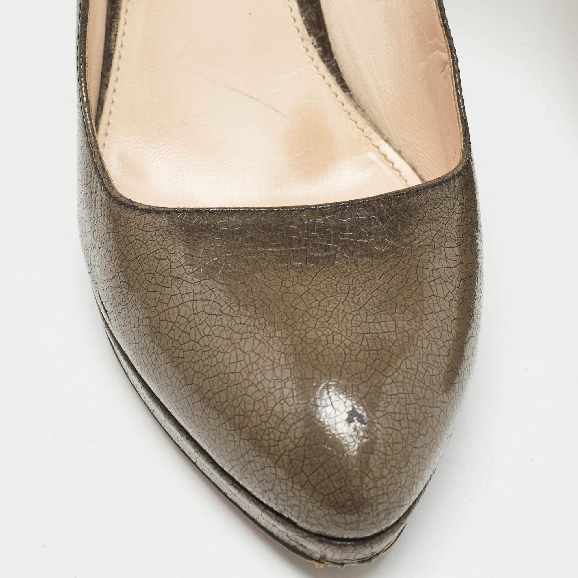 Prada Olive Green Crackled Patent Platform Leather Pumps Size 38.5 For Sale 2