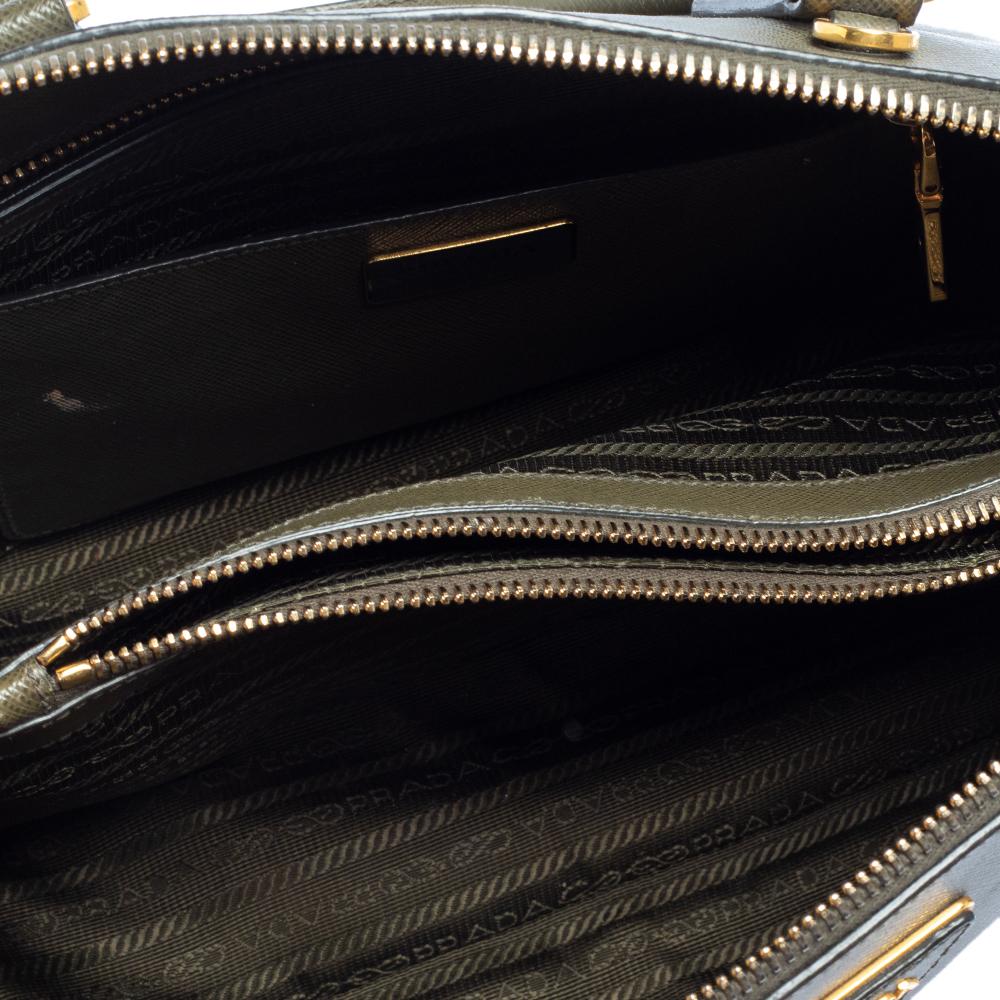 Prada Olive Green Saffiano Lux Leather Medium Promenade Bag In Good Condition In Dubai, Al Qouz 2