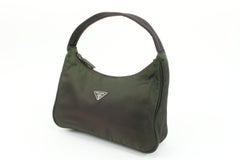 Prada - Mini sac hobo en nylon Tessuto olive 23p223s