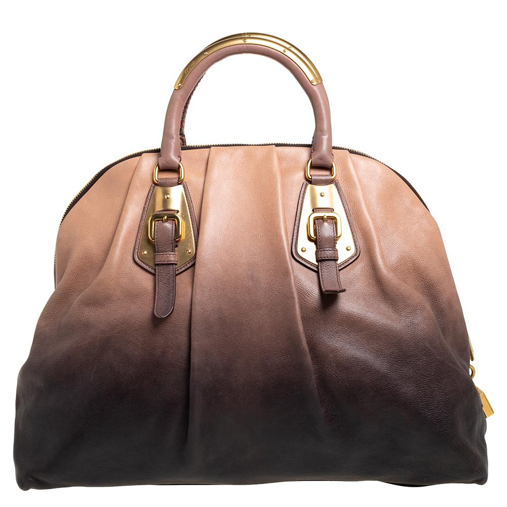 Prada: borsa a forma di cupola in pelle beige e nera In condizioni buone a Dubai, Al Qouz 2