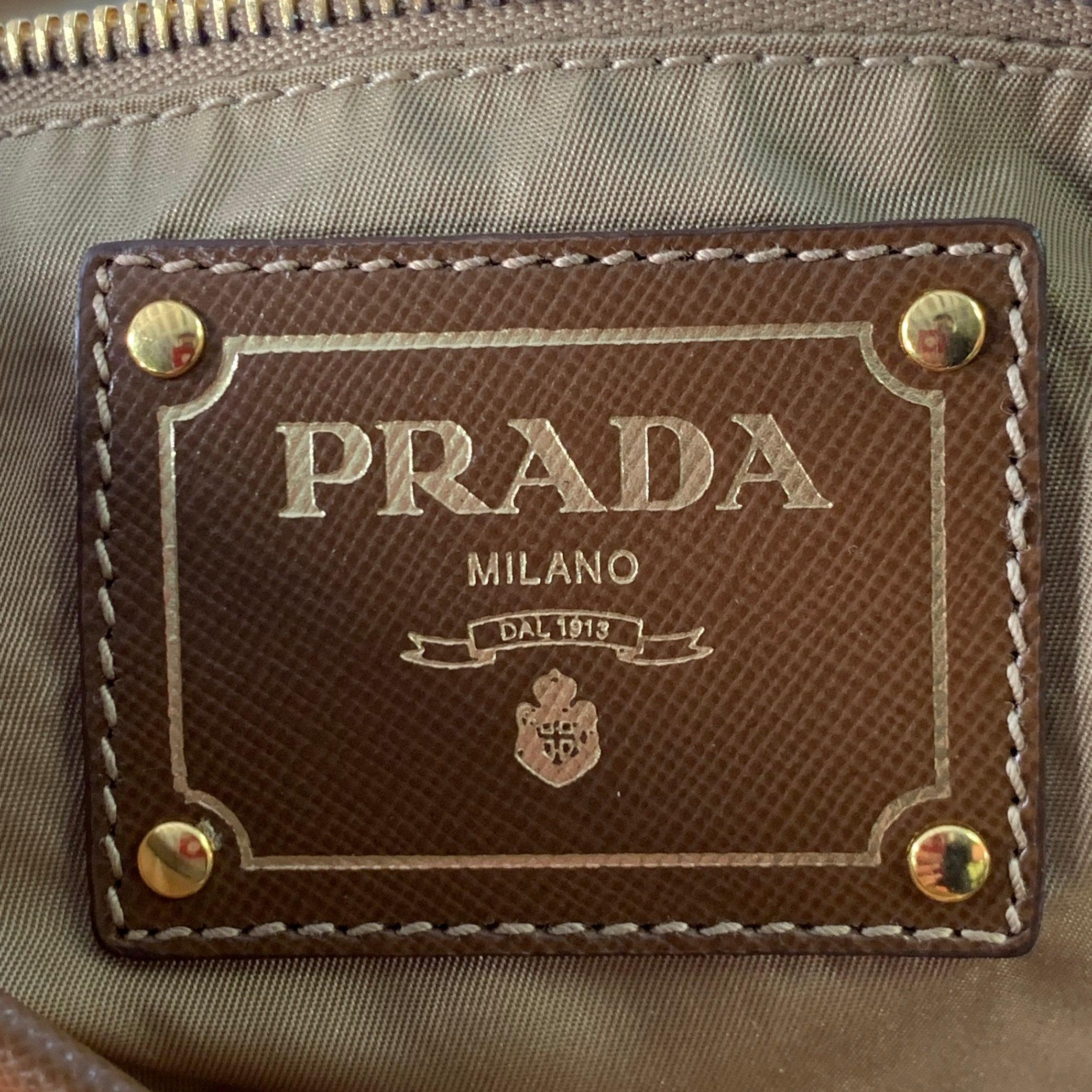 PRADA - Sac à main fourre-tout en nylon et cuir doré orange en vente 1