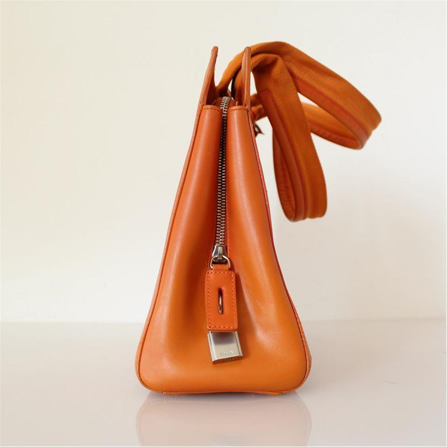Prada Orange Leather Bag In Good Condition In Gazzaniga (BG), IT