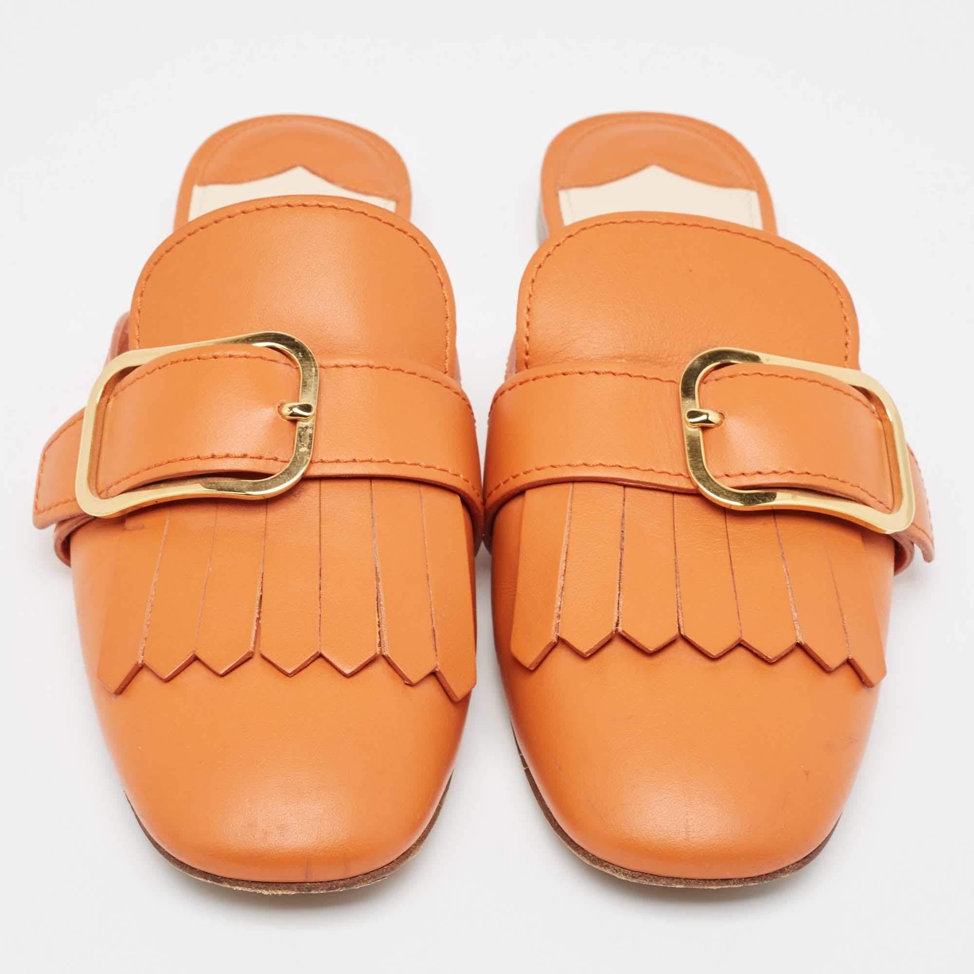 Prada Orange Leather Fringe Buckle Flat Mules Size 39.5 In Good Condition In Dubai, Al Qouz 2