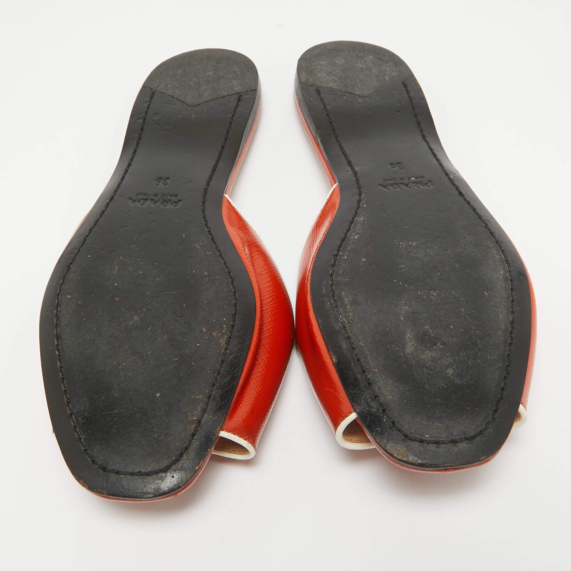 Prada Orange Patent Leather Flat Slides Size 36 For Sale 3
